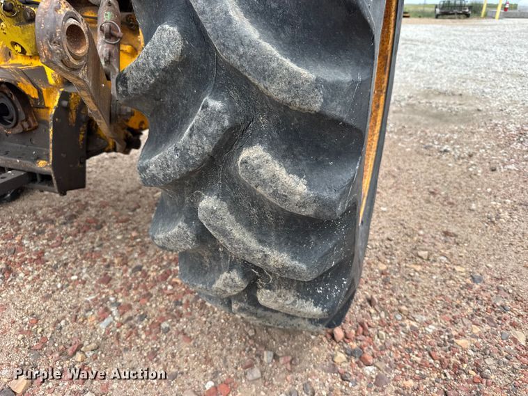 image for item DY2968 John Deere 401-B tractor