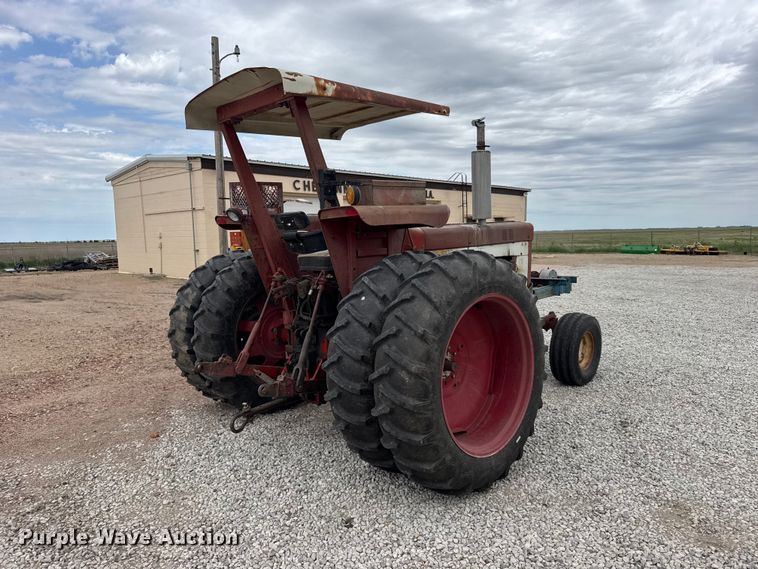 image for item DY2969 Farmal 666 tractor
