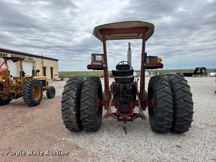 image for item DY2969 Farmal 666 tractor