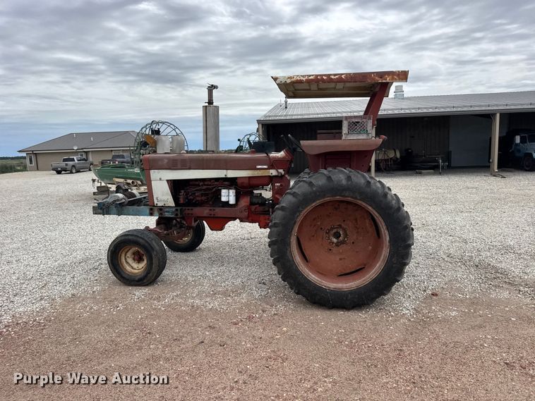 image for item DY2969 Farmal 666 tractor