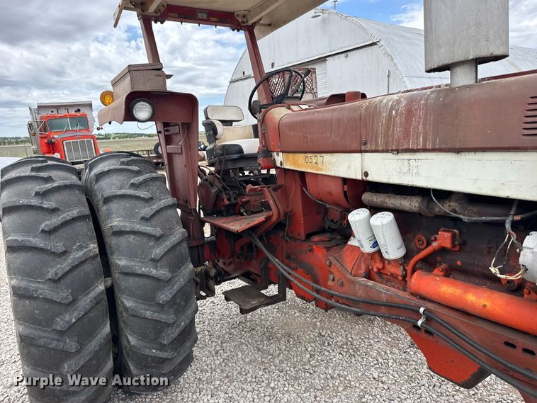 image for item DY2969 Farmal 666 tractor