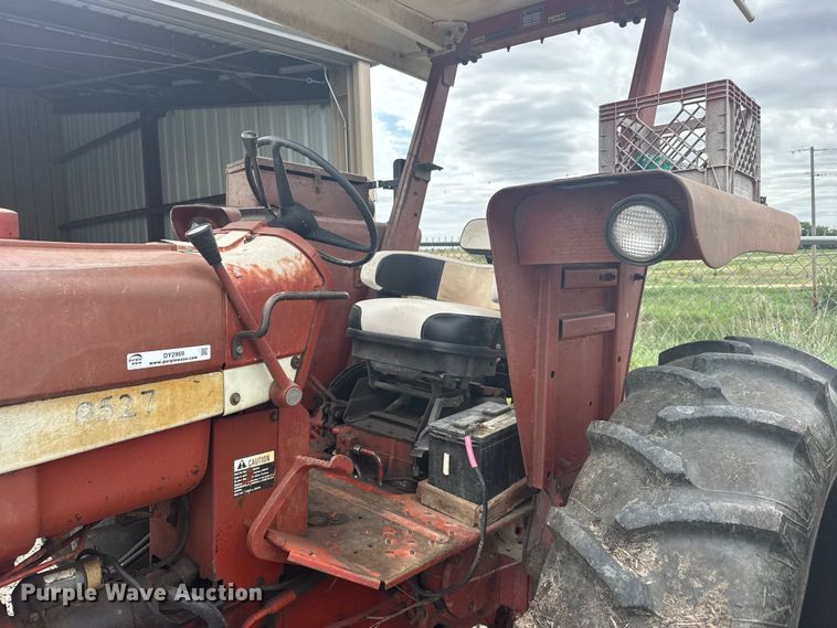 image for item DY2969 Farmal 666 tractor