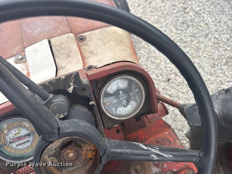 image for item DY2969 Farmal 666 tractor