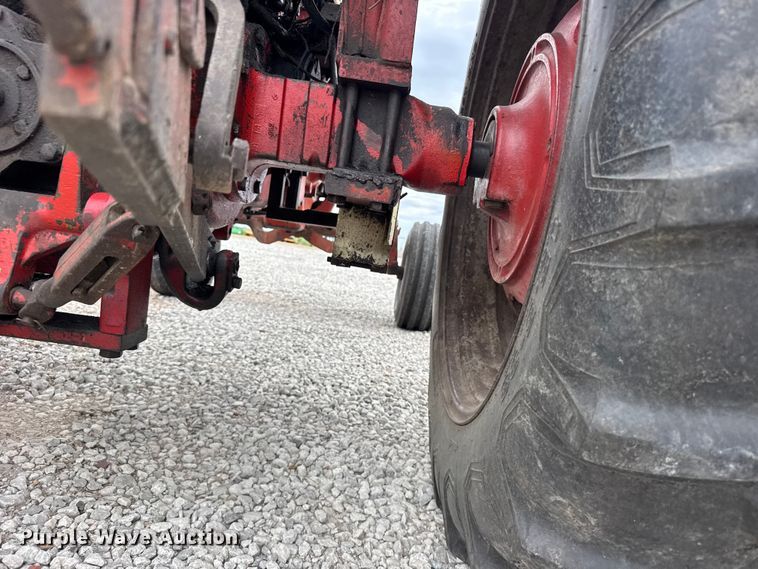 image for item DY2969 Farmal 666 tractor