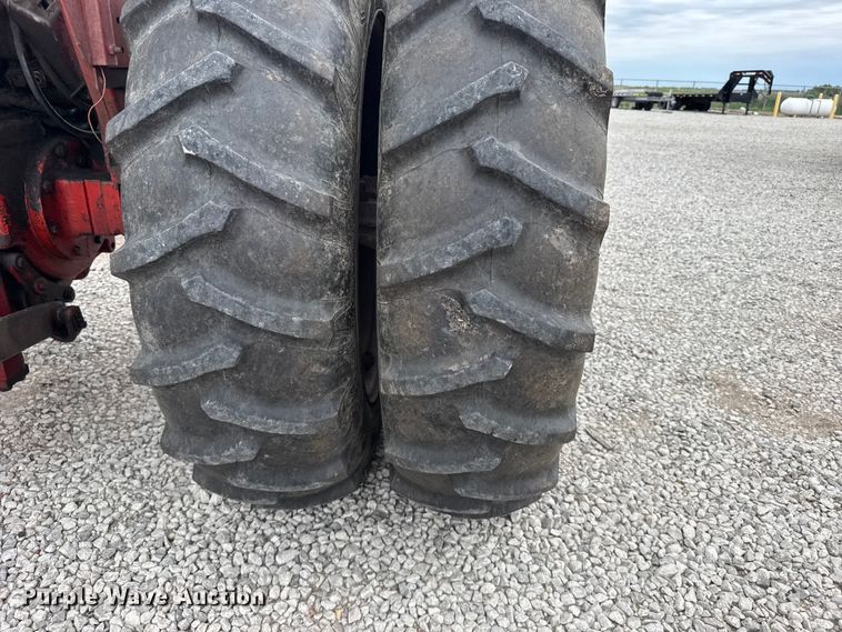 image for item DY2969 Farmal 666 tractor