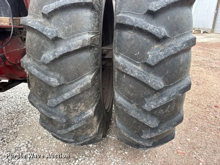 image for item DY2969 Farmal 666 tractor