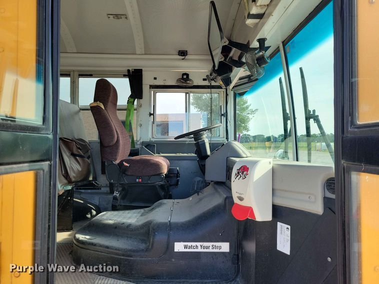 image for item DZ6658 2013 Bluebird school bus