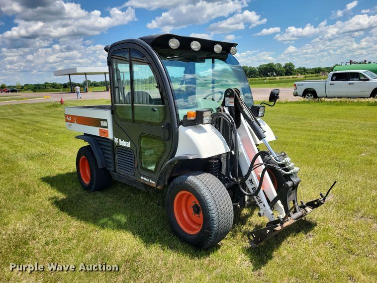 image for item DZ7343 2017 Bobcat  5600 utility vehicle
