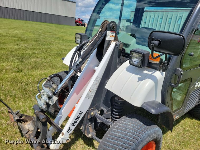 image for item DZ7343 2017 Bobcat  5600 utility vehicle