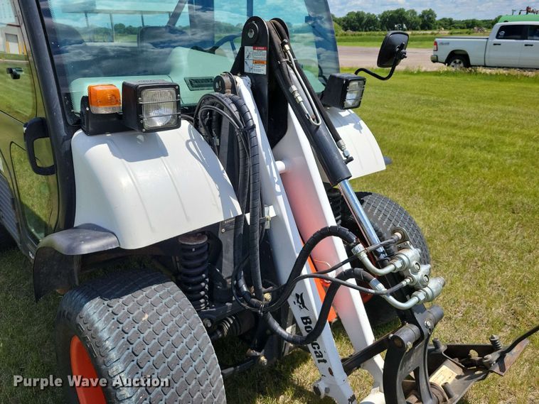 image for item DZ7343 2017 Bobcat  5600 utility vehicle