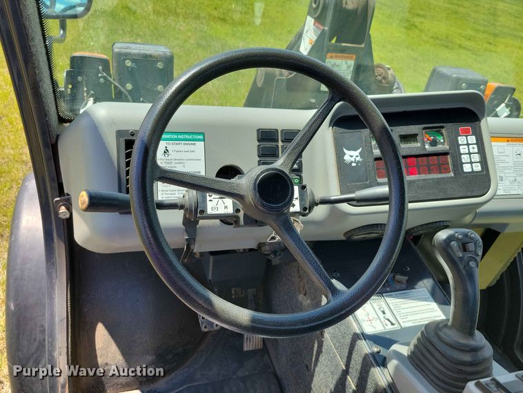 image for item DZ7343 2017 Bobcat  5600 utility vehicle