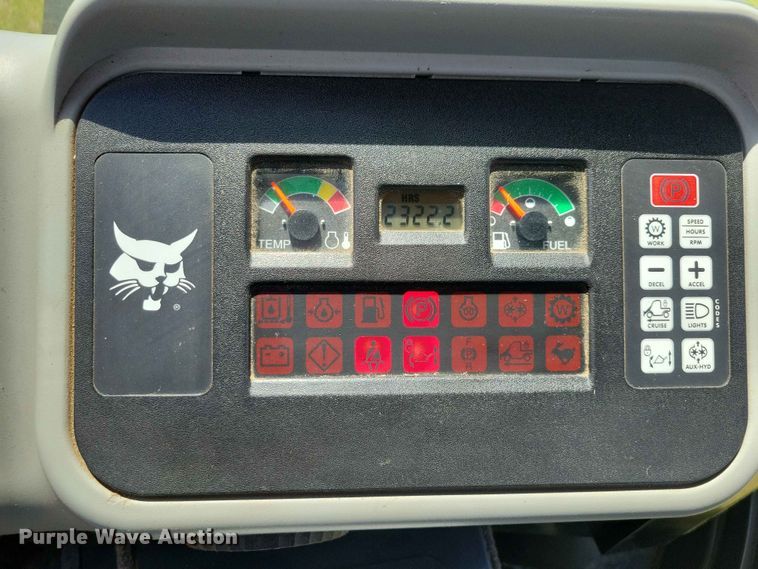 image for item DZ7343 2017 Bobcat  5600 utility vehicle