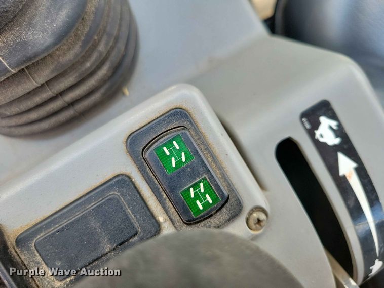 image for item DZ7343 2017 Bobcat  5600 utility vehicle
