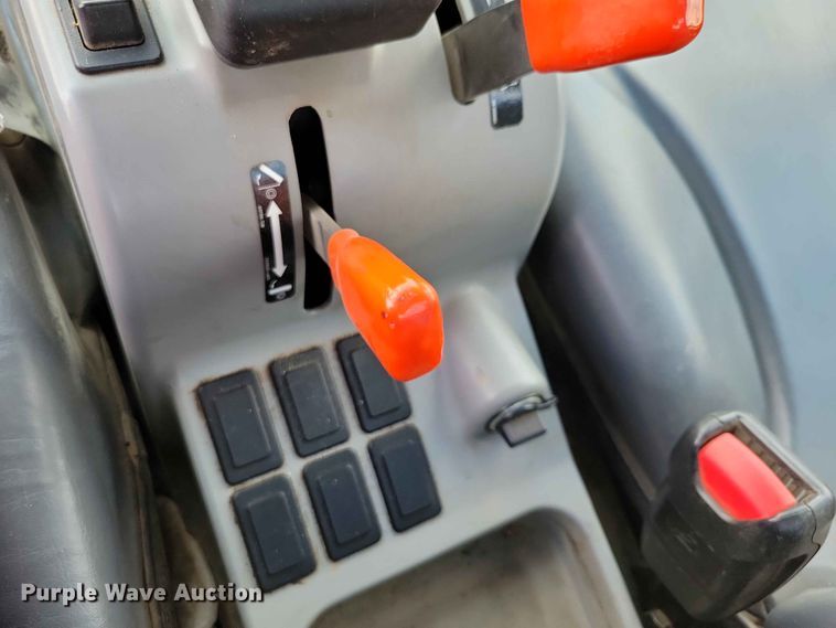 image for item DZ7343 2017 Bobcat  5600 utility vehicle