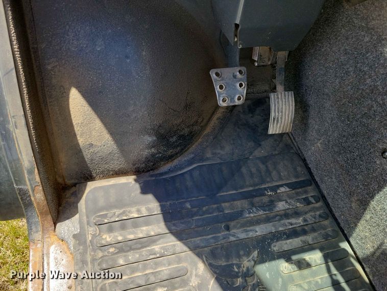 image for item DZ7343 2017 Bobcat  5600 utility vehicle