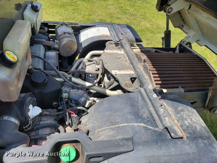 image for item DZ7343 2017 Bobcat  5600 utility vehicle