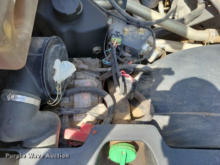 image for item DZ7343 2017 Bobcat  5600 utility vehicle