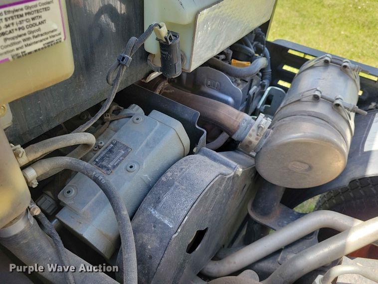 image for item DZ7343 2017 Bobcat  5600 utility vehicle