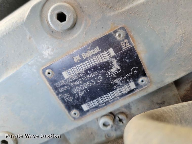 image for item DZ7343 2017 Bobcat  5600 utility vehicle