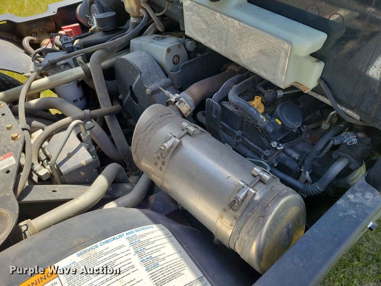 image for item DZ7343 2017 Bobcat  5600 utility vehicle