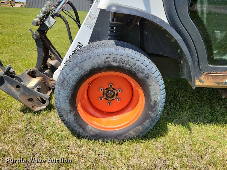 image for item DZ7343 2017 Bobcat  5600 utility vehicle