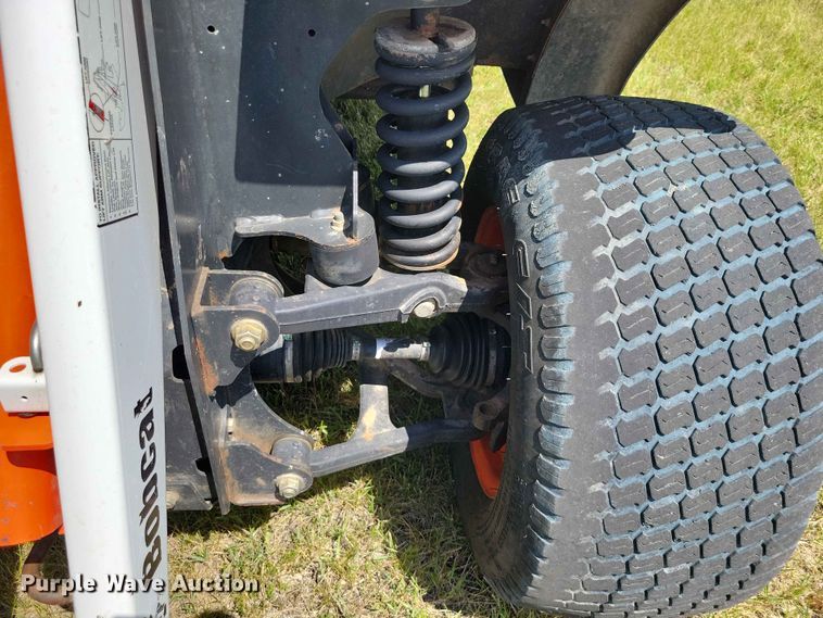 image for item DZ7343 2017 Bobcat  5600 utility vehicle