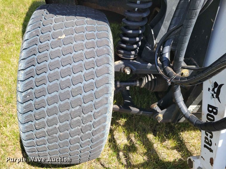 image for item DZ7343 2017 Bobcat  5600 utility vehicle