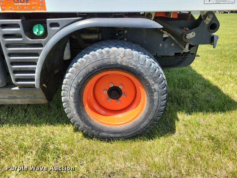 image for item DZ7343 2017 Bobcat  5600 utility vehicle