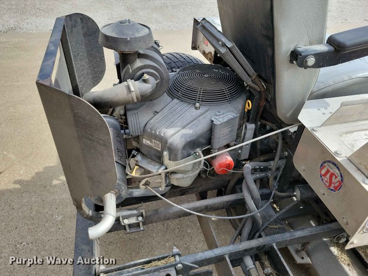 image for item DZ7348 Dixie Chopper XT33 ZTR lawn mower