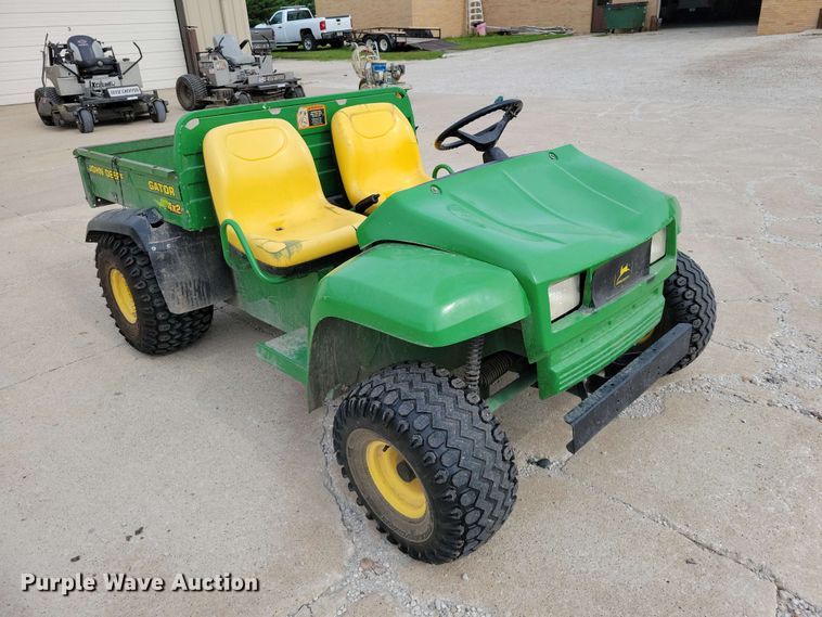 image for item DZ7350 1999 John Deere Gator utility vehicle