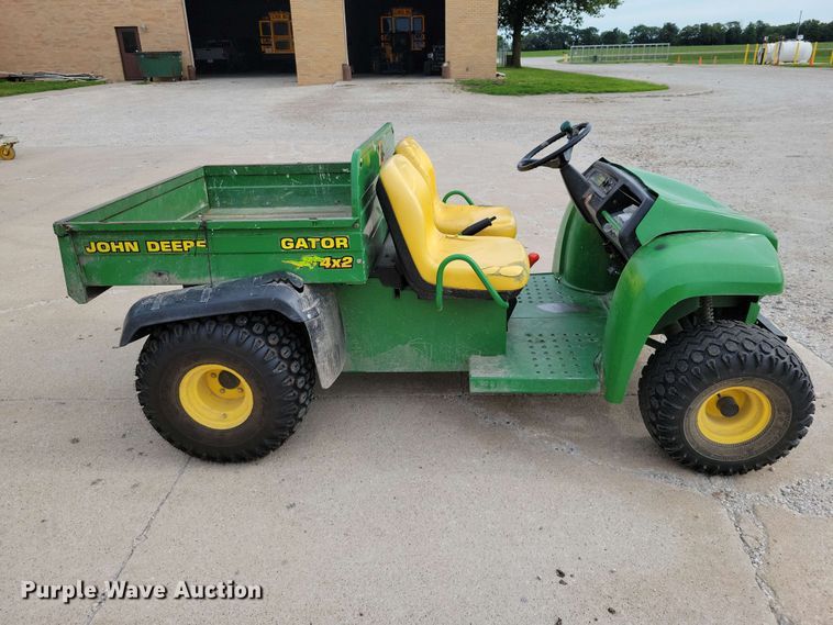 image for item DZ7350 1999 John Deere Gator utility vehicle