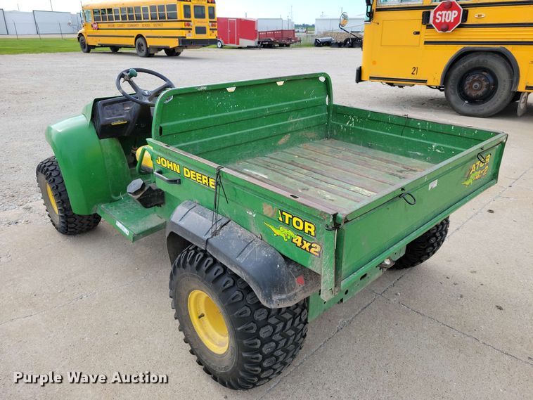 image for item DZ7350 1999 John Deere Gator utility vehicle