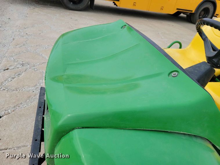 image for item DZ7350 1999 John Deere Gator utility vehicle