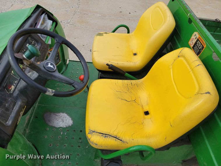 image for item DZ7350 1999 John Deere Gator utility vehicle