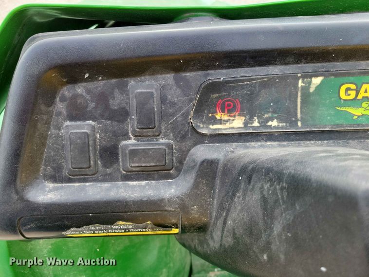 image for item DZ7350 1999 John Deere Gator utility vehicle