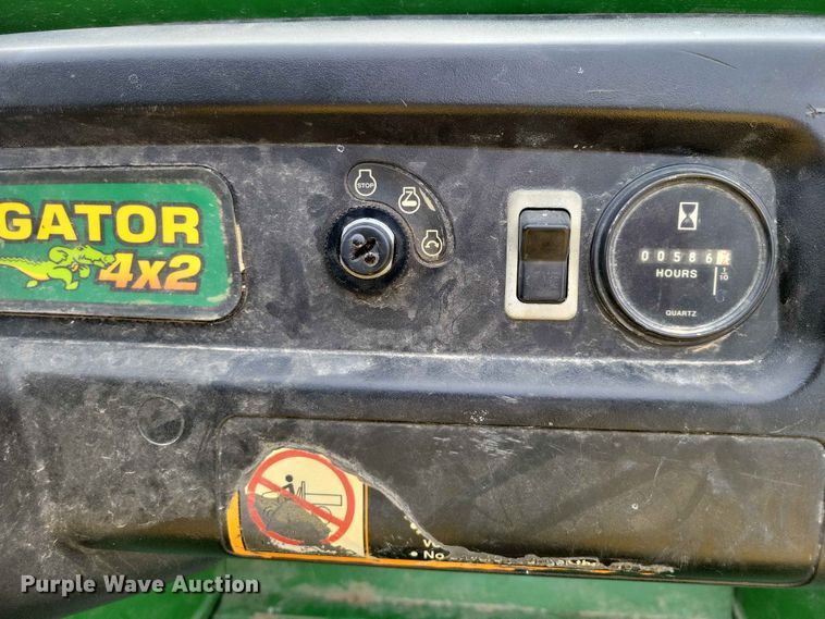 image for item DZ7350 1999 John Deere Gator utility vehicle