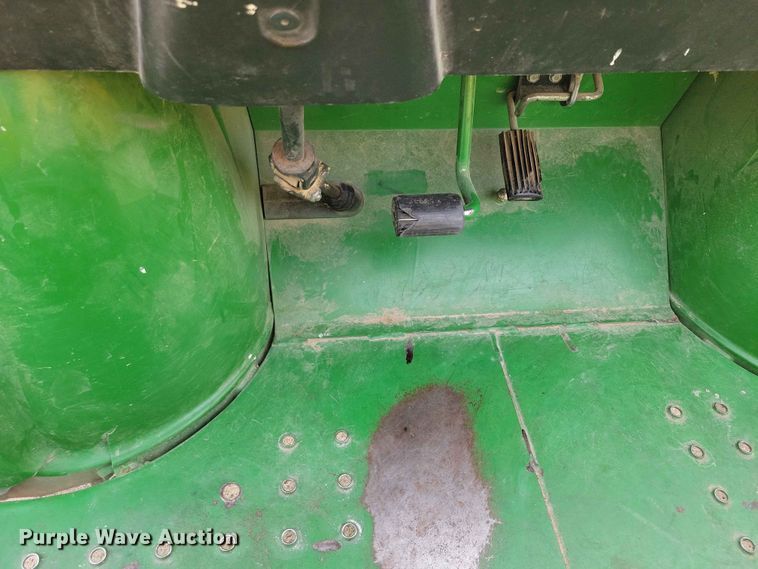 image for item DZ7350 1999 John Deere Gator utility vehicle