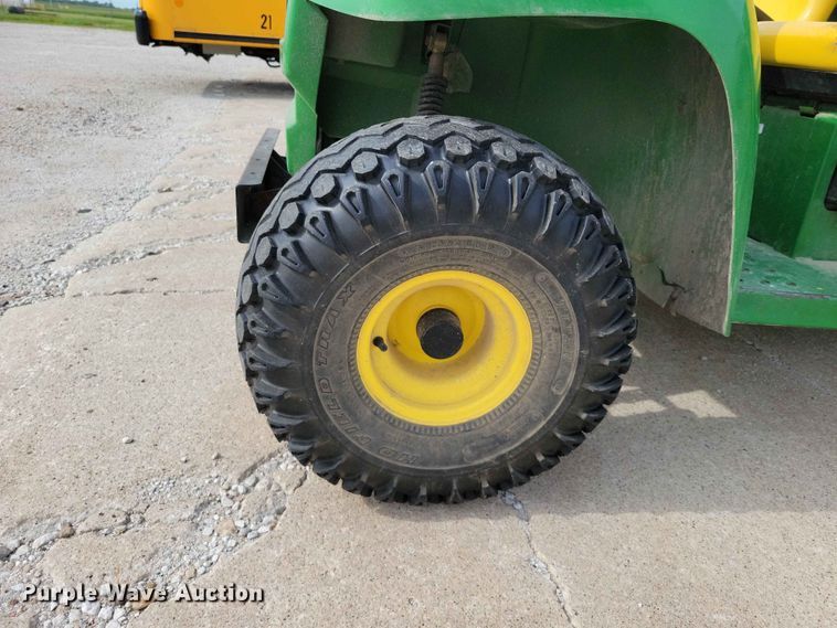 image for item DZ7350 1999 John Deere Gator utility vehicle