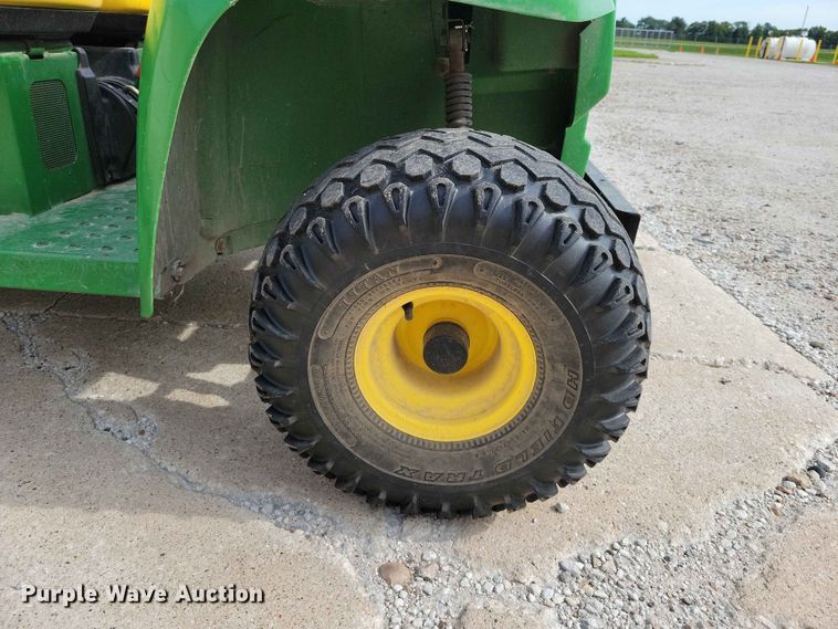 image for item DZ7350 1999 John Deere Gator utility vehicle