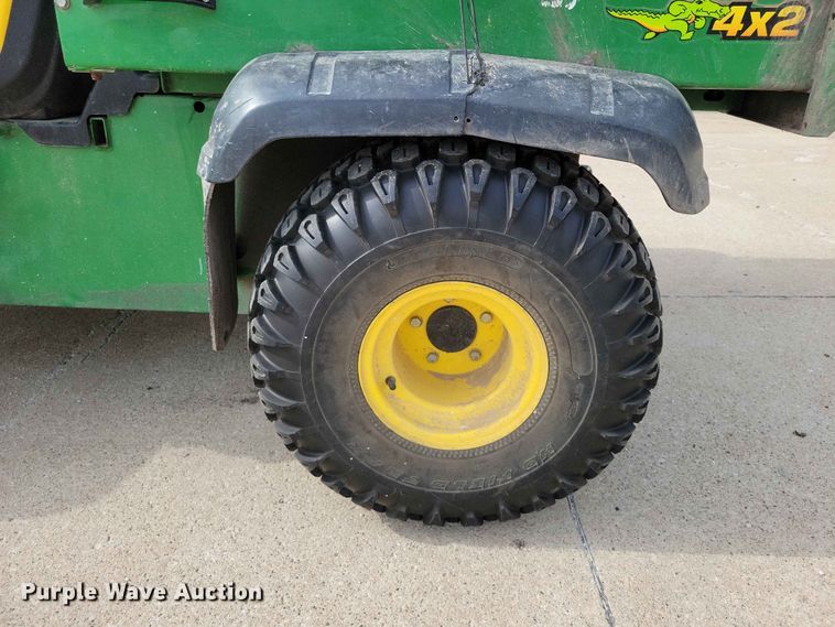 image for item DZ7350 1999 John Deere Gator utility vehicle