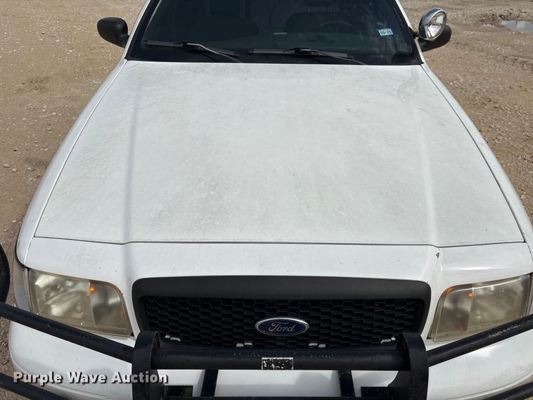 image for item EA6971 2010 Ford Crown Victoria Police Interceptor 