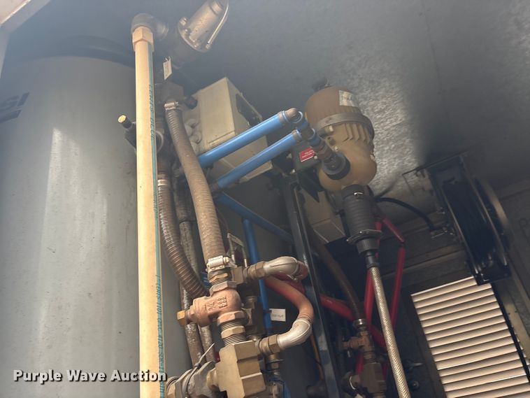 image for item EA7779 2006 Advanced NDT328 hazmat personnel wash trailer