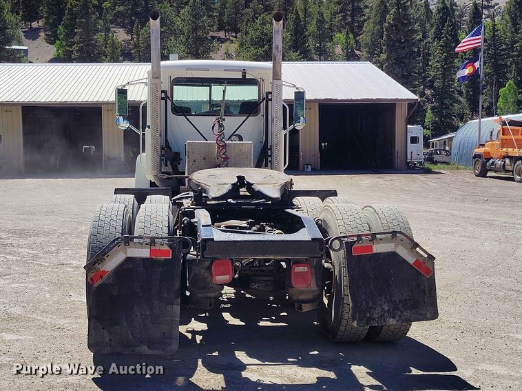 image for item ED0145 2014 Mack CHU613 semi truck