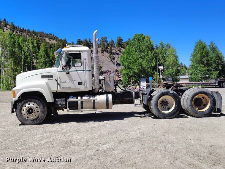 image for item ED0145 2014 Mack CHU613 semi truck