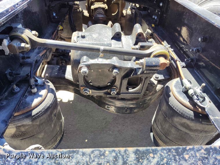 image for item ED0145 2014 Mack CHU613 semi truck