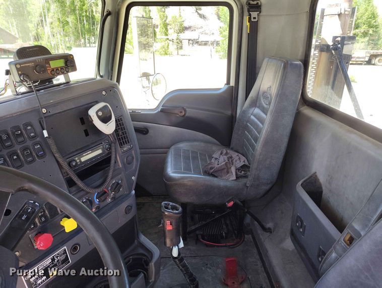 image for item ED0145 2014 Mack CHU613 semi truck