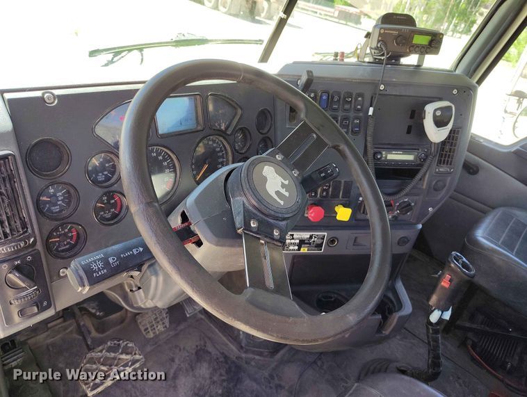 image for item ED0145 2014 Mack CHU613 semi truck