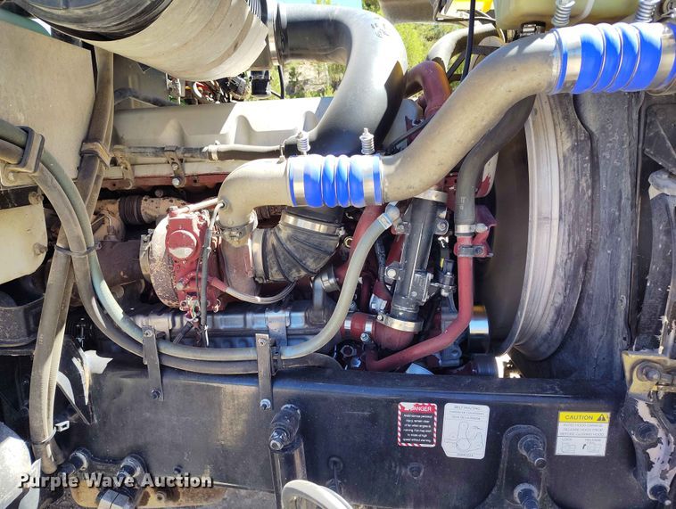image for item ED0145 2014 Mack CHU613 semi truck