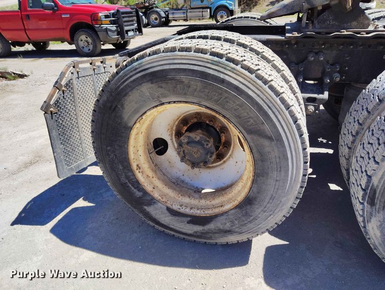 image for item ED0145 2014 Mack CHU613 semi truck