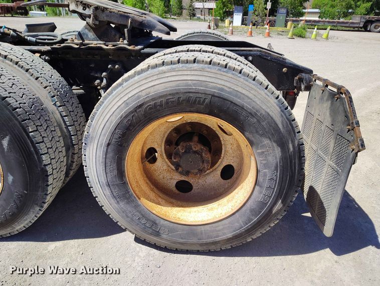 image for item ED0145 2014 Mack CHU613 semi truck